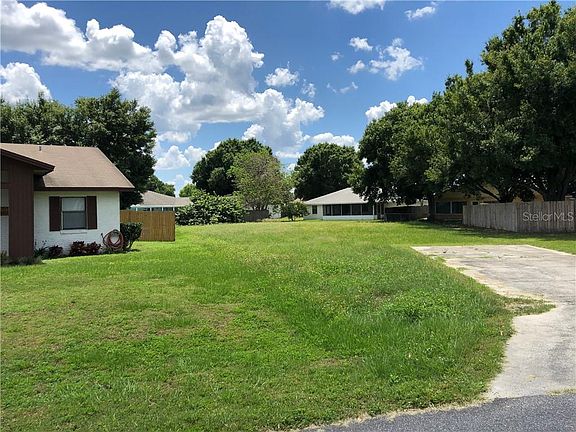2nd image of 439 Lake Daisy Dr