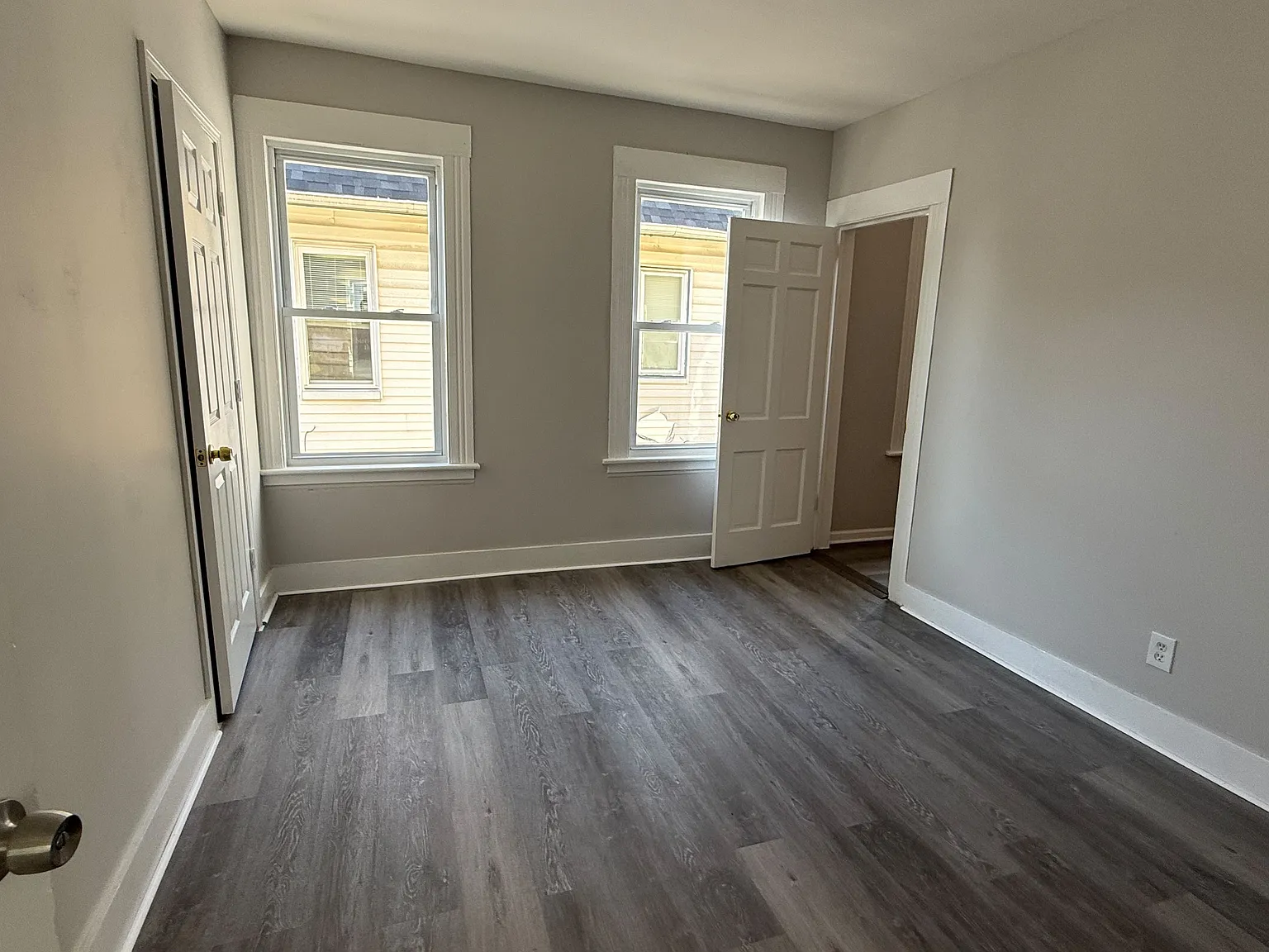 3 bed, $2,400 — Photo 2
