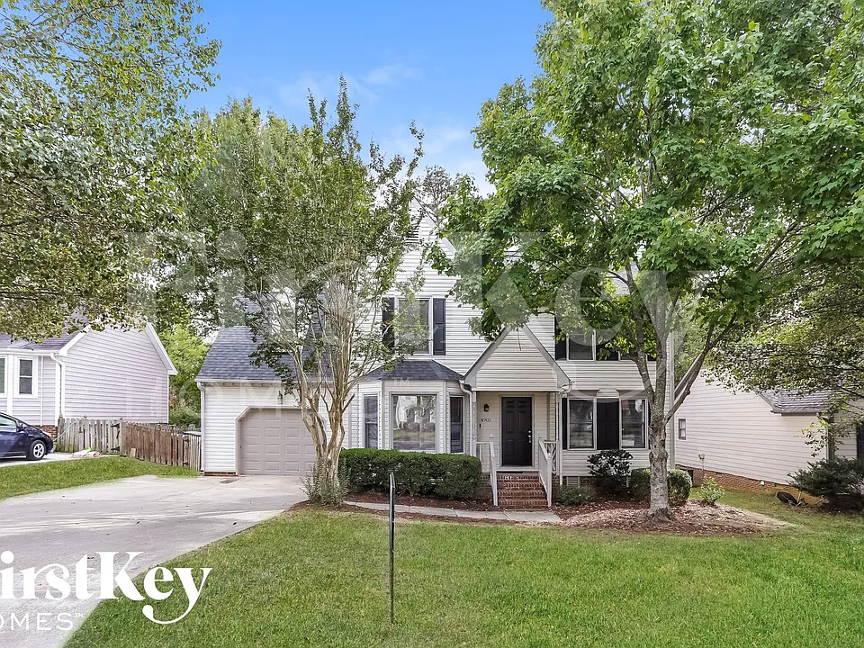 4905 Chimney Springs Dr