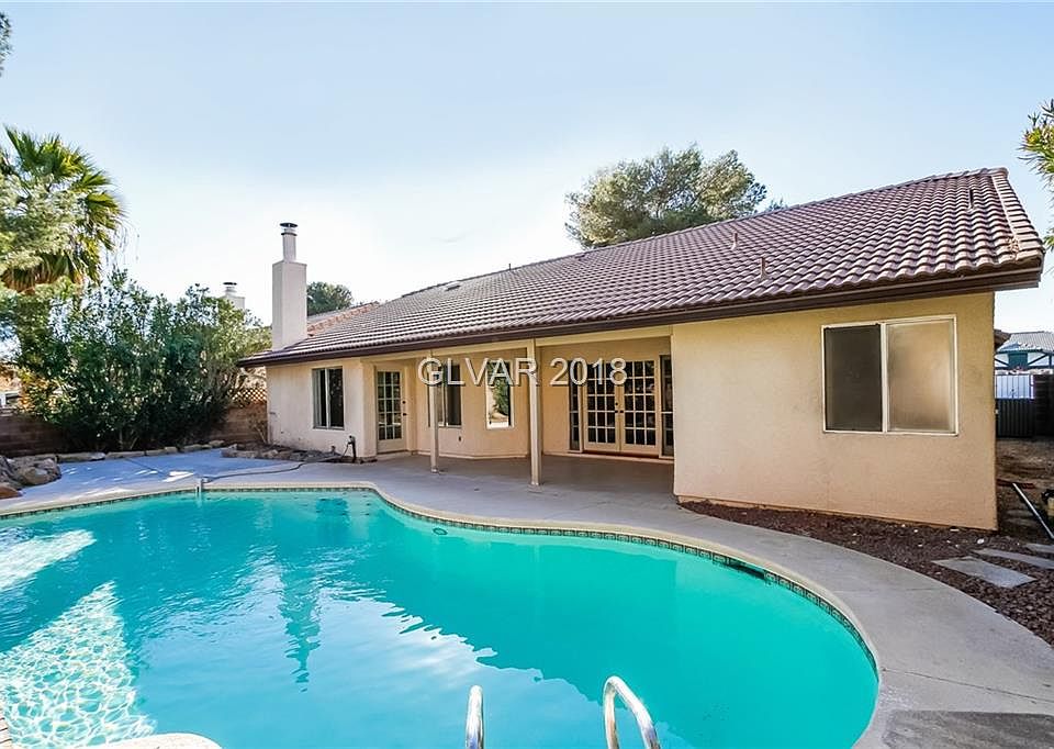 1st image of 325 Santa Monica Dr
