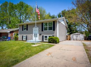 4106 Camelot Dr, Decatur, IL 62526