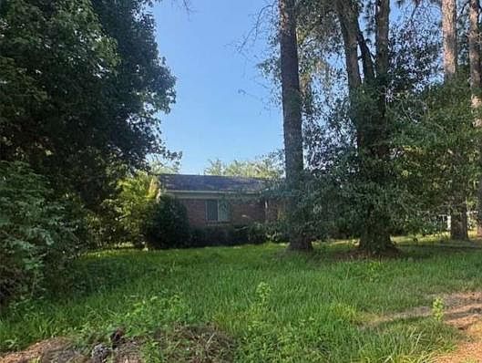 2nd image of 415 Myrtlewood Ave