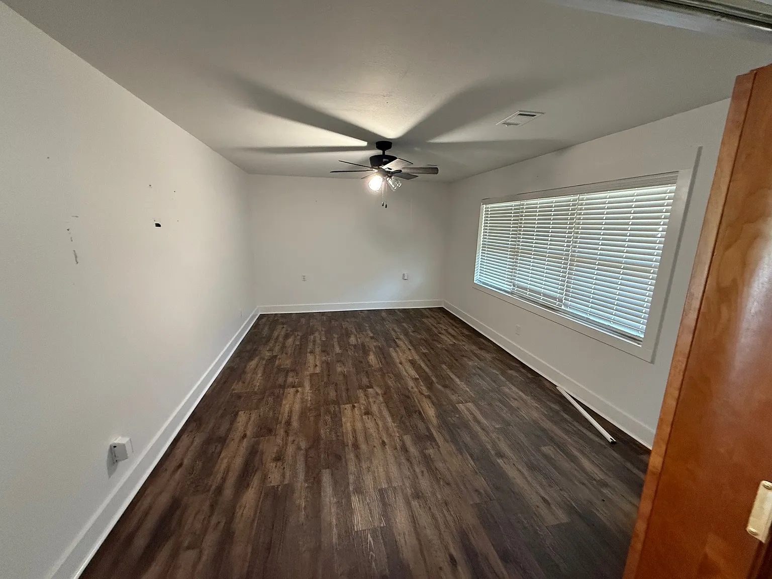 3 bed, 2053 sqft, $1,995 — Photo 4