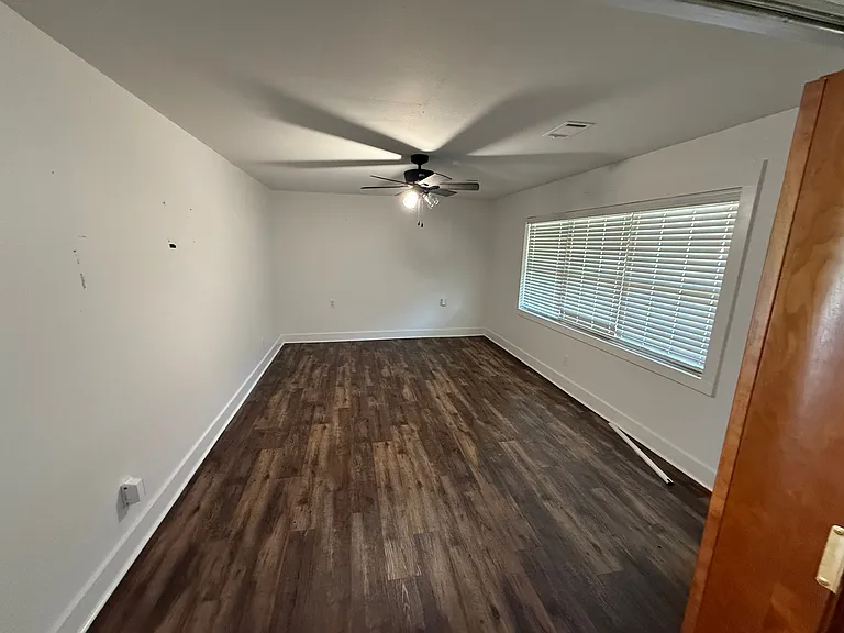 623 Dyer Cir — Photo 4