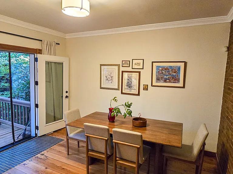 209 W Clay St — Photo 28