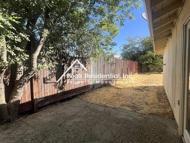 4978 Saddlerock Way — Photo 15