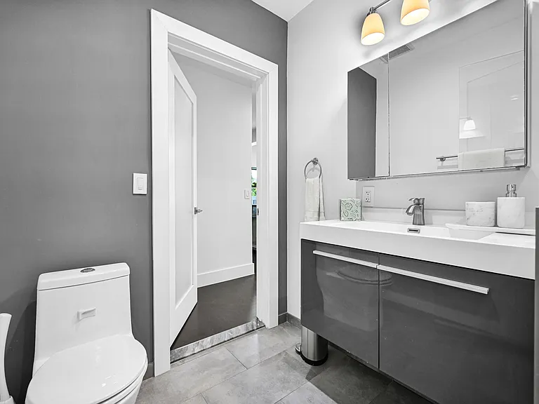 150 NE 50th Ter — Photo 38