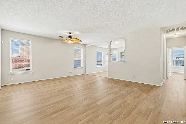 3 bed, 2.0 bath, 1584 sqft, $1,795 — Photo 4