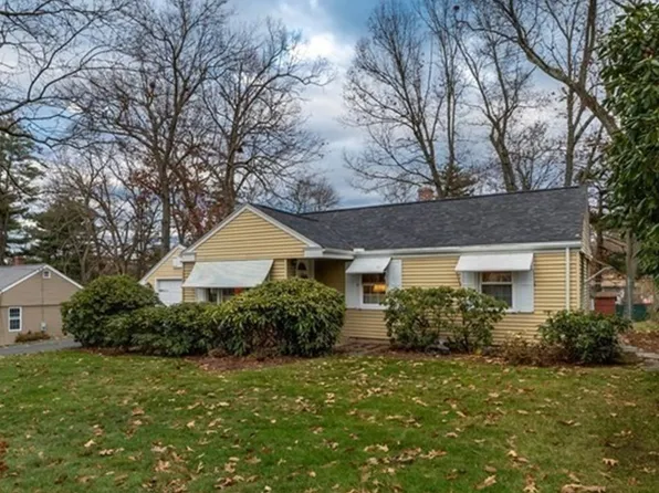 31 Kerry Dr, Springfield, MA 01118