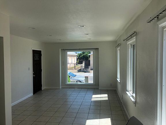 5th image of 2031 W Cameron St