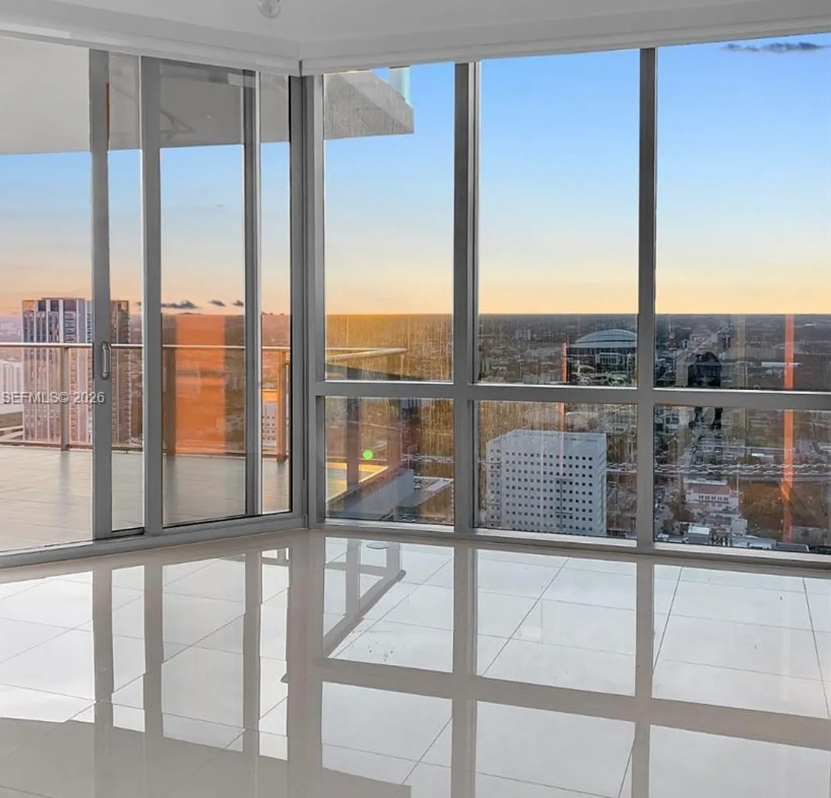 2 bed, 1547 sqft, $7,350 — Photo 2