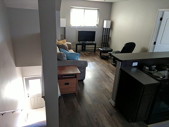 3rd image of 4824 Golden Gate Ave #1