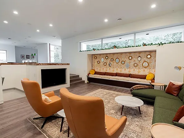 4904 S Shepherd Dr, Houston, TX 77098