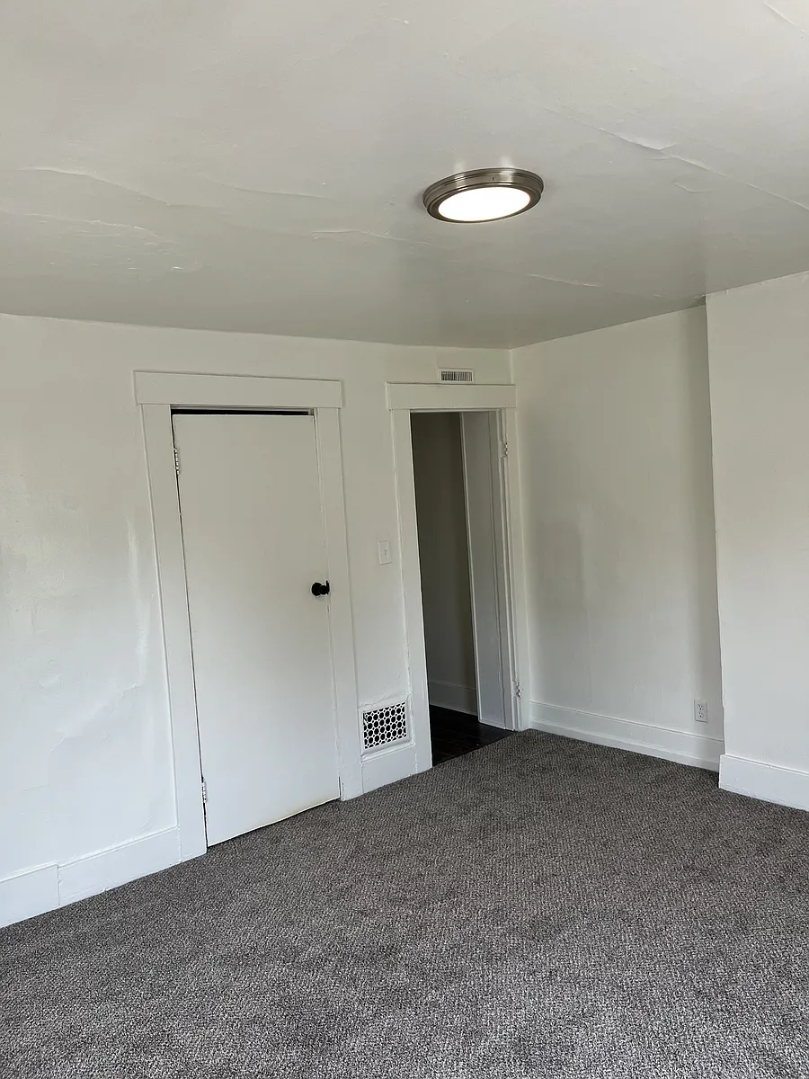 Building Photo - 117-119 Neal Ave #2