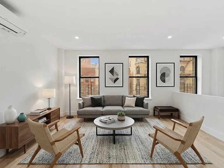 312 Manhattan Ave #2D — Photo 1