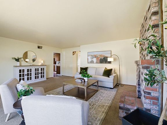 4th image of 1229 Crestwood Dr