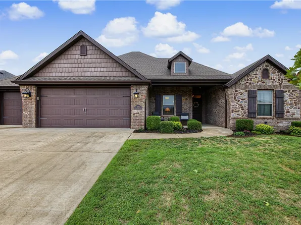 1120 Huntleigh Dr, Bentonville, AR 72713