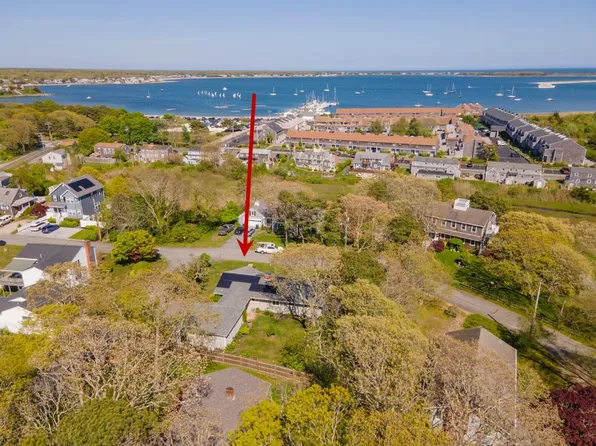 74 Circuit Avenue, Hyannis, MA 02601
