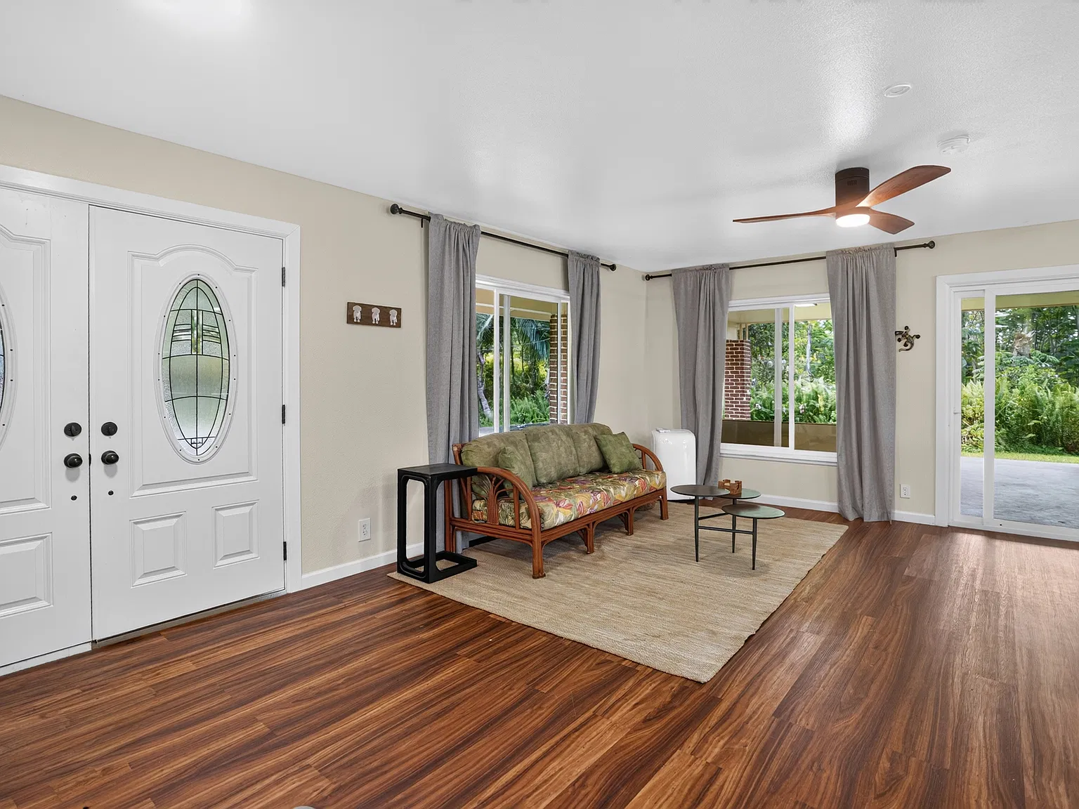 3 bed, 1256 sqft, $2,900 — Photo 2