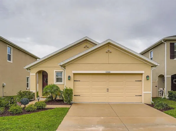 32668 Abby Lax Ln, Wesley Chapel, FL 33543
