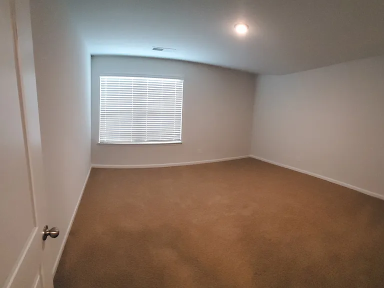 301 Royce Dr — Photo 17