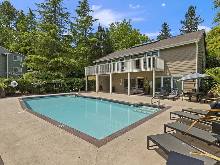 Skyline Redmond — Photo 15