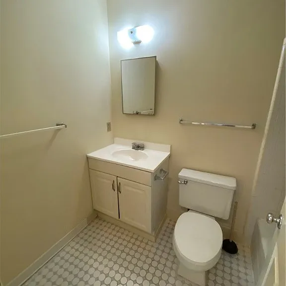 410 E Hall St #1/2 — Photo 6
