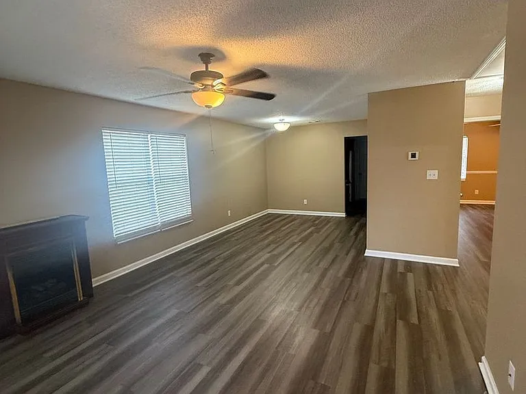 1105 Cherry Meadow Ln — Photo 1