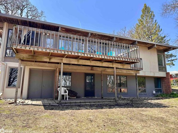 305 E A St, Forest City, IA 50436