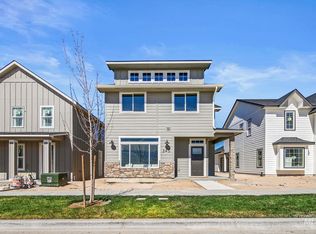 340 E Mayfield Springs Blvd, Mayfield, ID 83761