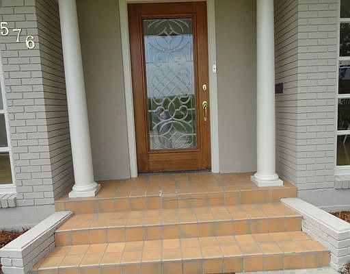 3rd image of 576 Lakeshore Pkwy