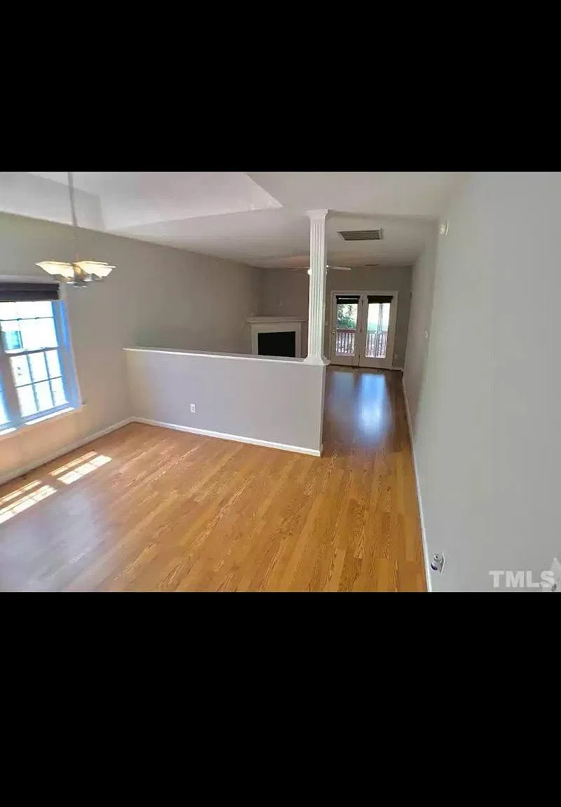 3 bed, 1350 sqft, $2,100 — Photo 3