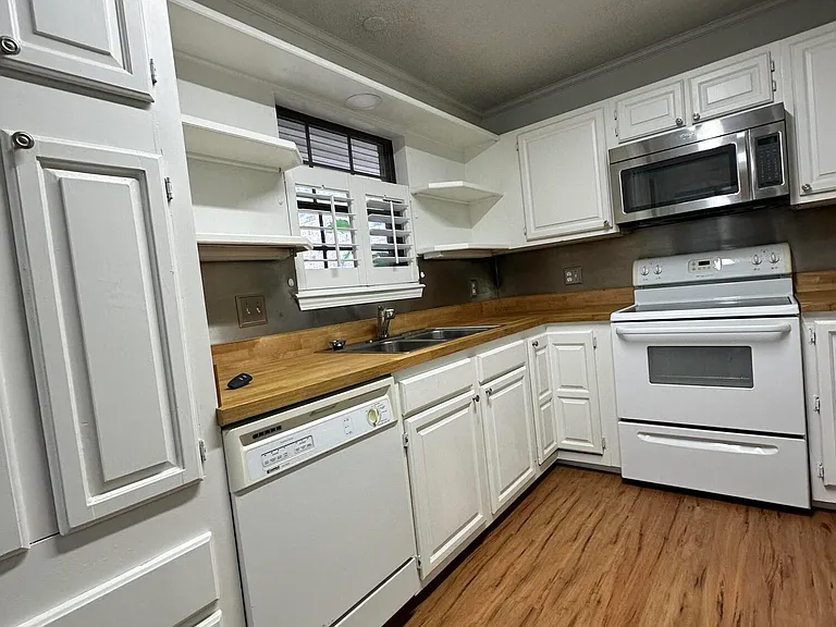 104 Ambiance Cir — Photo 6