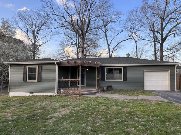 504 Frieda Dr, Rossville, GA 30741