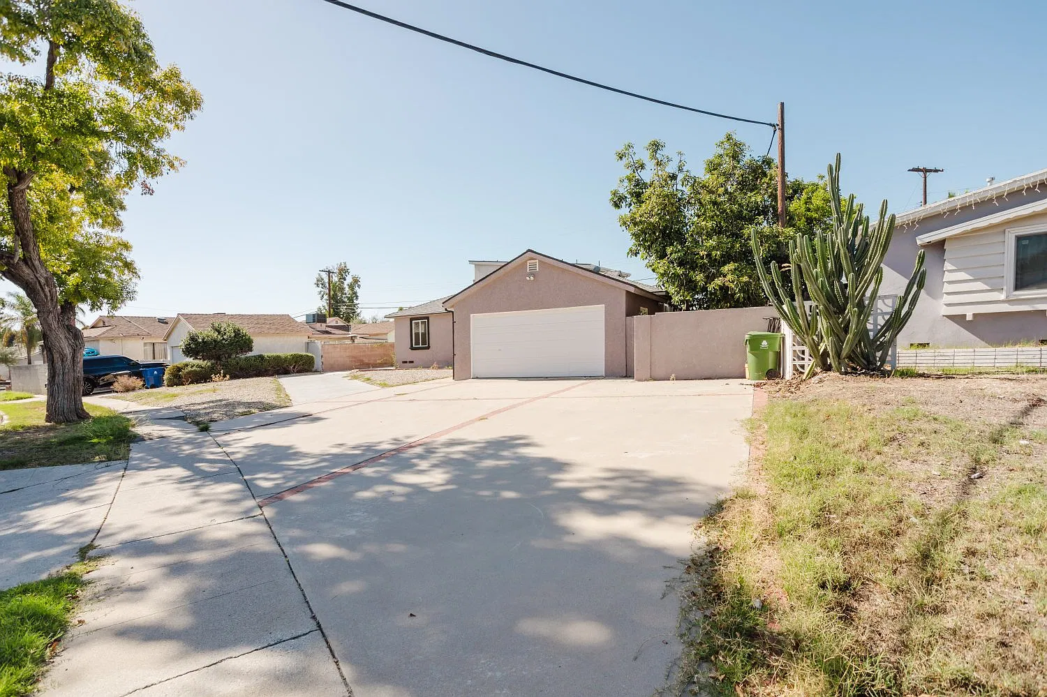 3 bed, 1295 sqft, $3,300 — Photo 3