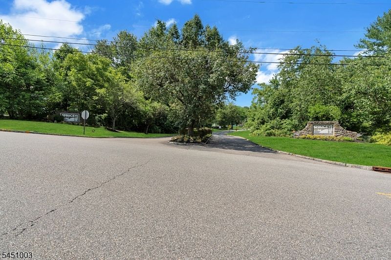 1st image of 903 Spruce Hills Dr
