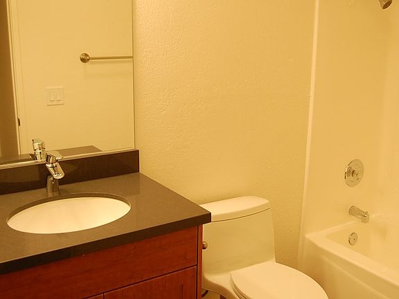 2nd image of 4191 Cleveland Ave APT 5