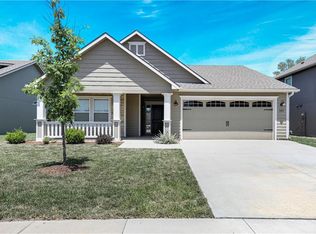 820 W 30th St, Lawrence, KS 66046