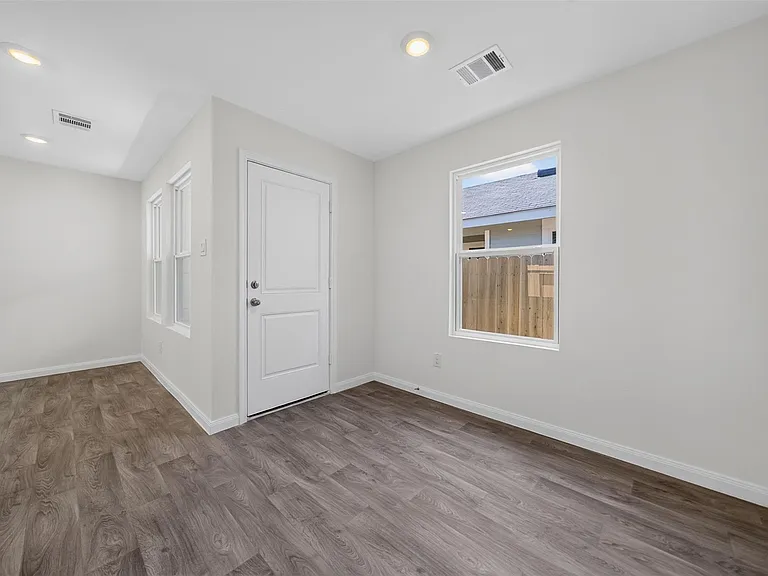 11927 Detar Ct — Photo 9