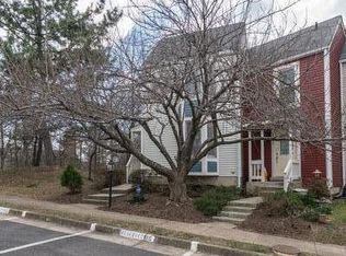 11941 Hollowwind Ct, Reston, VA 20194