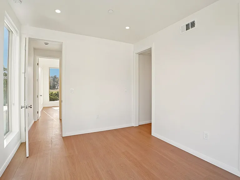 6162 Oak Crest Way #1/4 — Photo 32
