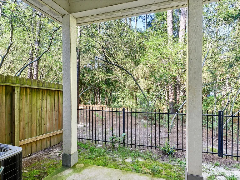 124 Artesian Way — Photo 20