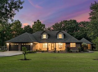 16610 Meadow Ln, Danbury, TX 77534