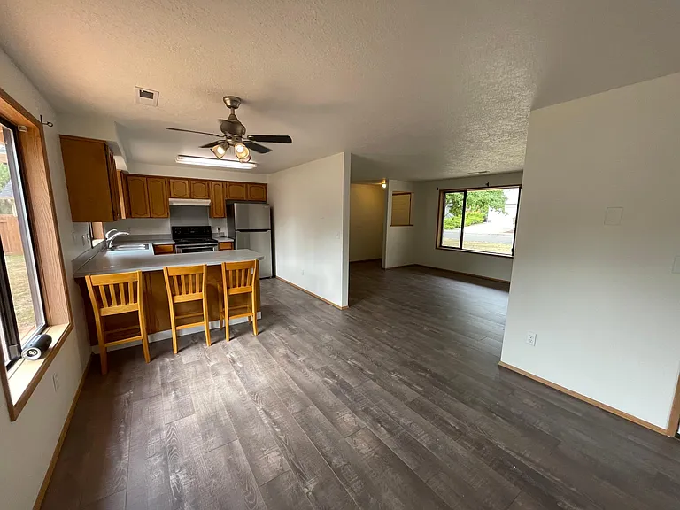 1315 NE 9th Way — Photo 12