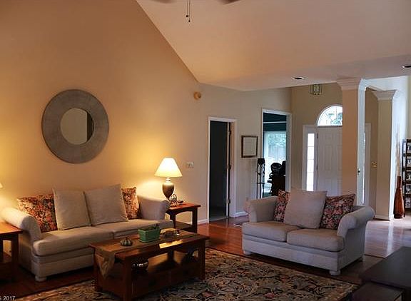 3rd image of 725 Zelda Ct