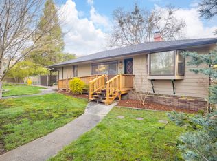 912 NW Bellevue Pl, Grants Pass, OR