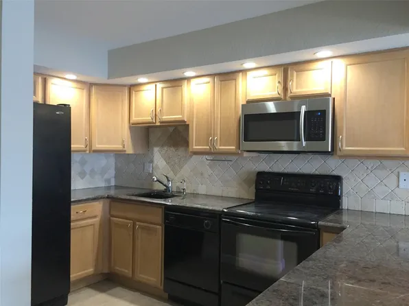 1100 Crystal Lake Dr APT 110, Pompano Beach, FL 33064