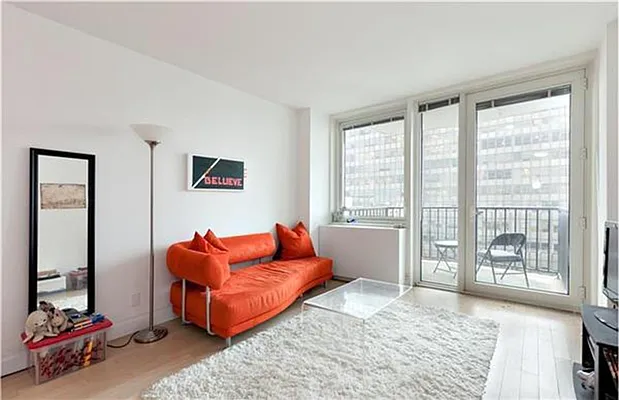 Rented by Sany Realty Group, LLC | media 8