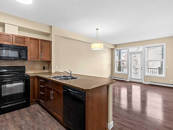 3rd image of 10 NE Panatella Rd NW #212