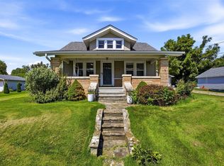 1534 Center St NE, Cedar Rapids, IA 52402